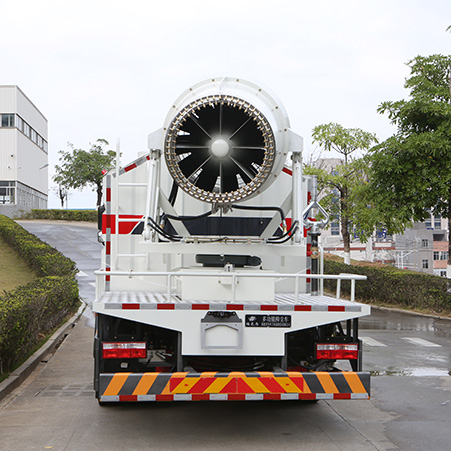 الجيل الجديد من شاحنة قمع الغبار متعددة الوظائف من FULONGMA سعة 18 طنًا بأداء فائق
